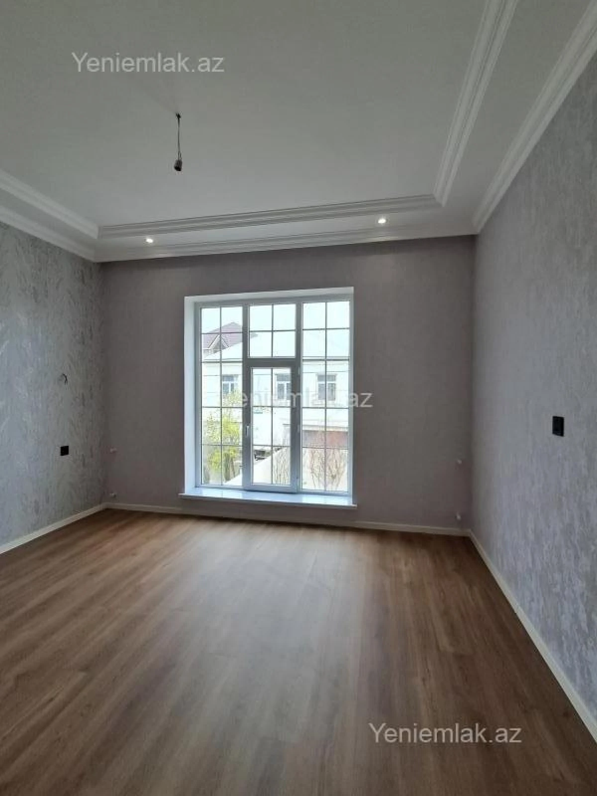 Satılır 6 otaqlı həyət evi 285 m²