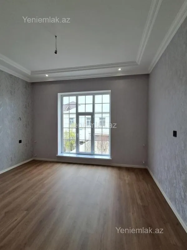 Satılır 6 otaqlı həyət evi 285 m²