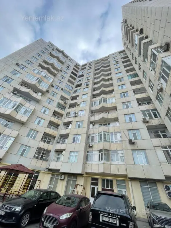 Satılır 2 otaqlı yeni tikili 76 m²
