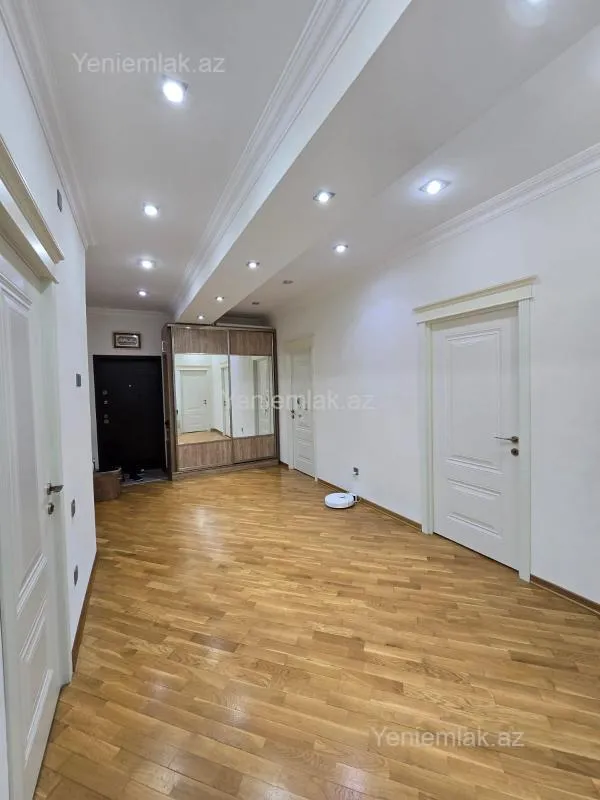 Satılır 3 otaqlı yeni tikili 122 m²
