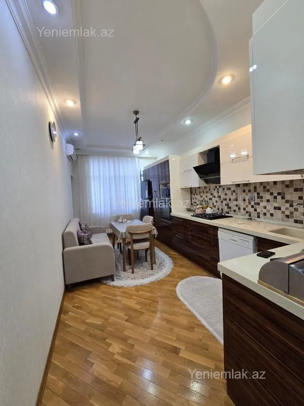 Satılır 3 otaqlı yeni tikili 122 m²