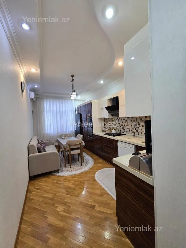 Satılır 3 otaqlı yeni tikili 122 m²