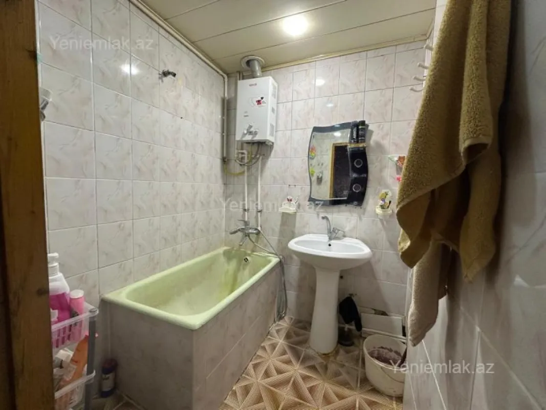 Satılır 5 otaqlı köhnə tikili 110 m²