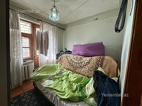 Satılır 5 otaqlı köhnə tikili 110 m²