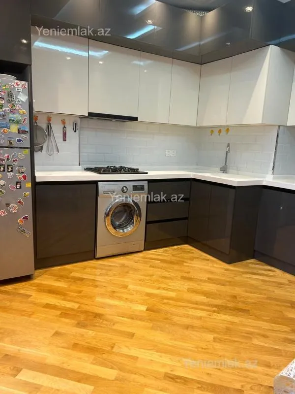 Satılır 3 otaqlı yeni tikili 110 m²