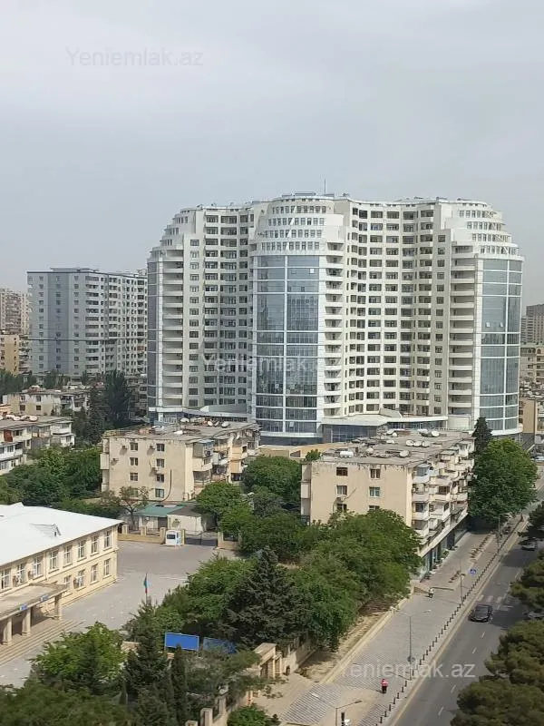 Satılır 3 otaqlı yeni tikili 127 m²
