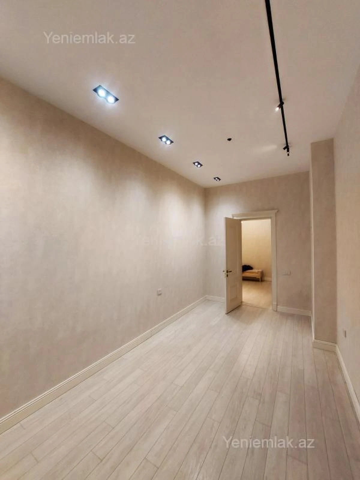 Satılır 3 otaqlı yeni tikili 110.5 m²