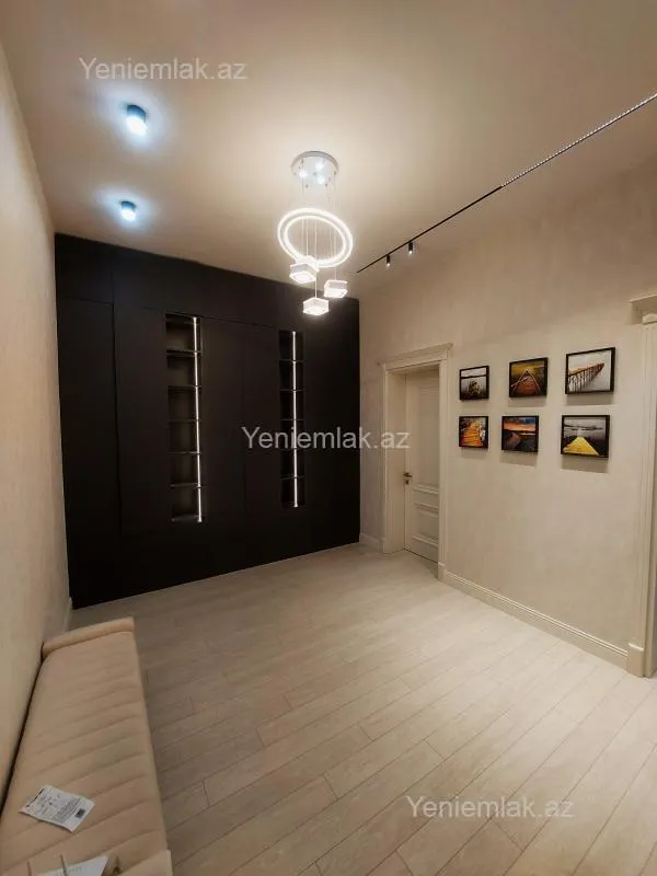 Satılır 3 otaqlı yeni tikili 110.5 m²