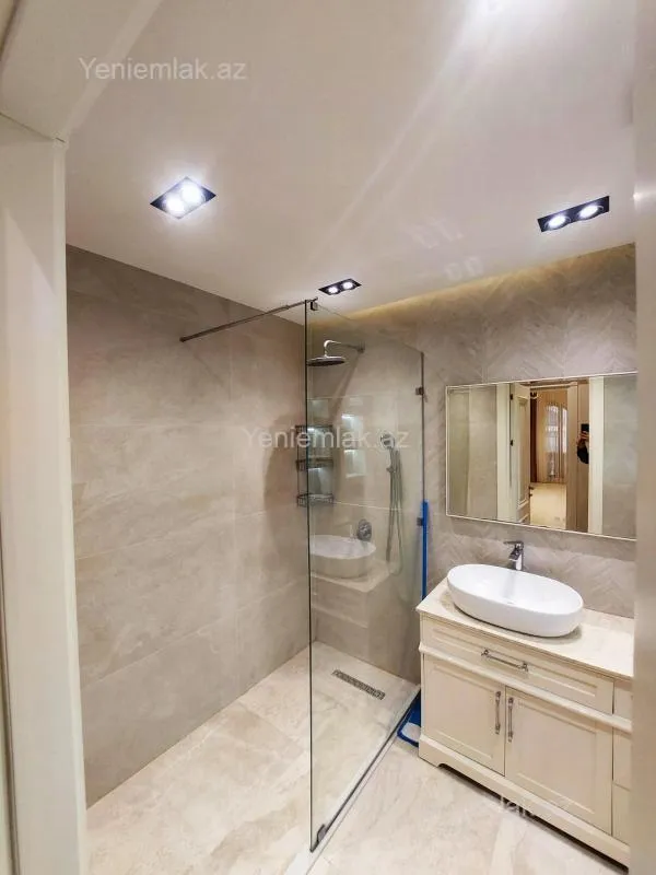 Satılır 3 otaqlı yeni tikili 110.5 m²