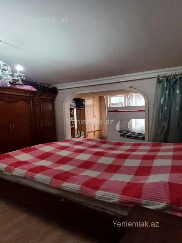 Satılır 2 otaqlı köhnə tikili 70 m²