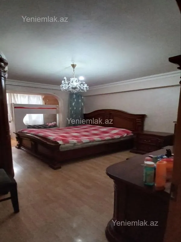 Satılır 2 otaqlı köhnə tikili 70 m²