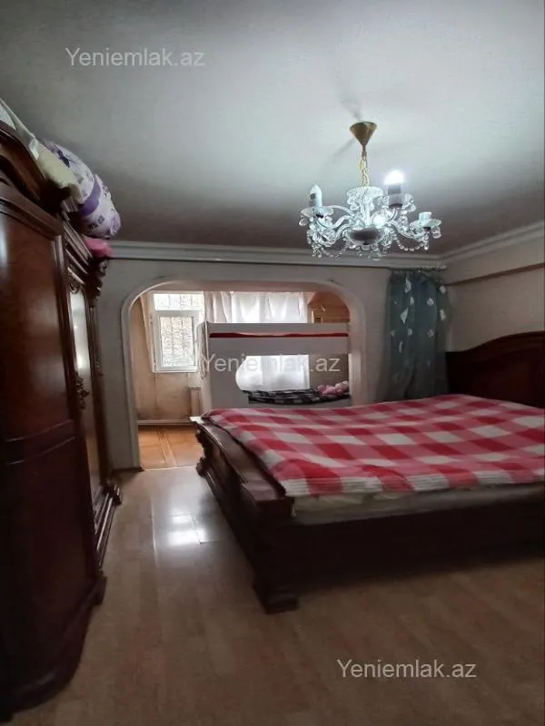 Satılır 2 otaqlı köhnə tikili 70 m²