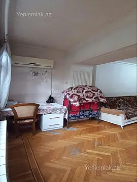 Satılır 2 otaqlı köhnə tikili 70 m²