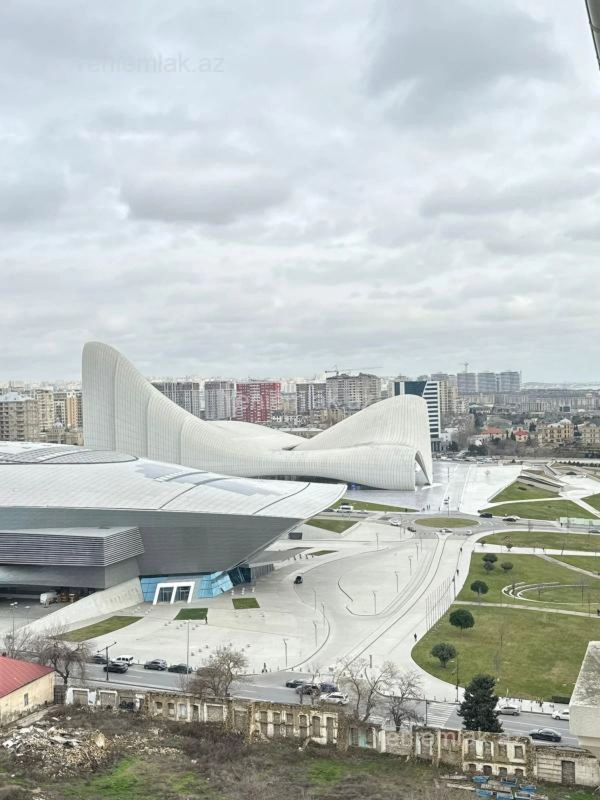 Satılır 2 otaqlı yeni tikili 93 m²