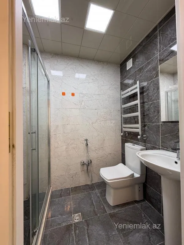 Satılır 2 otaqlı yeni tikili 64 m²