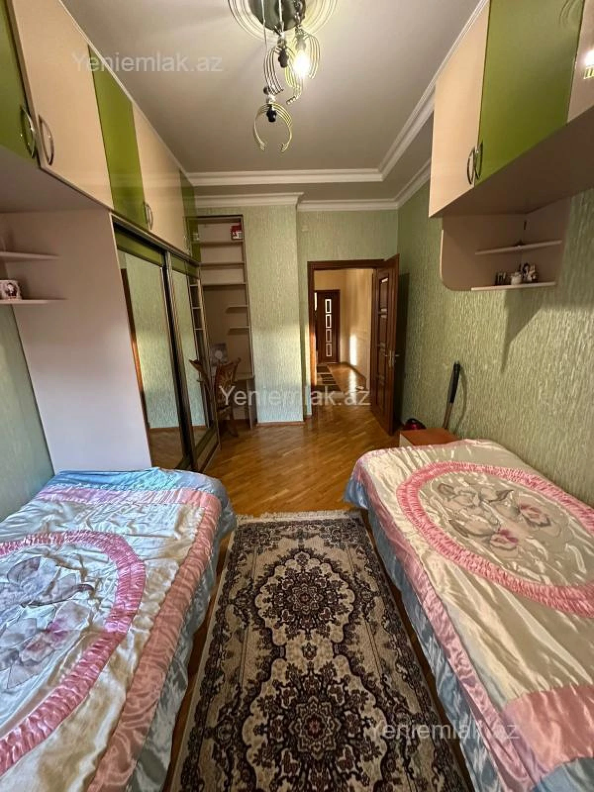Satılır 3 otaqlı yeni tikili 175 m²