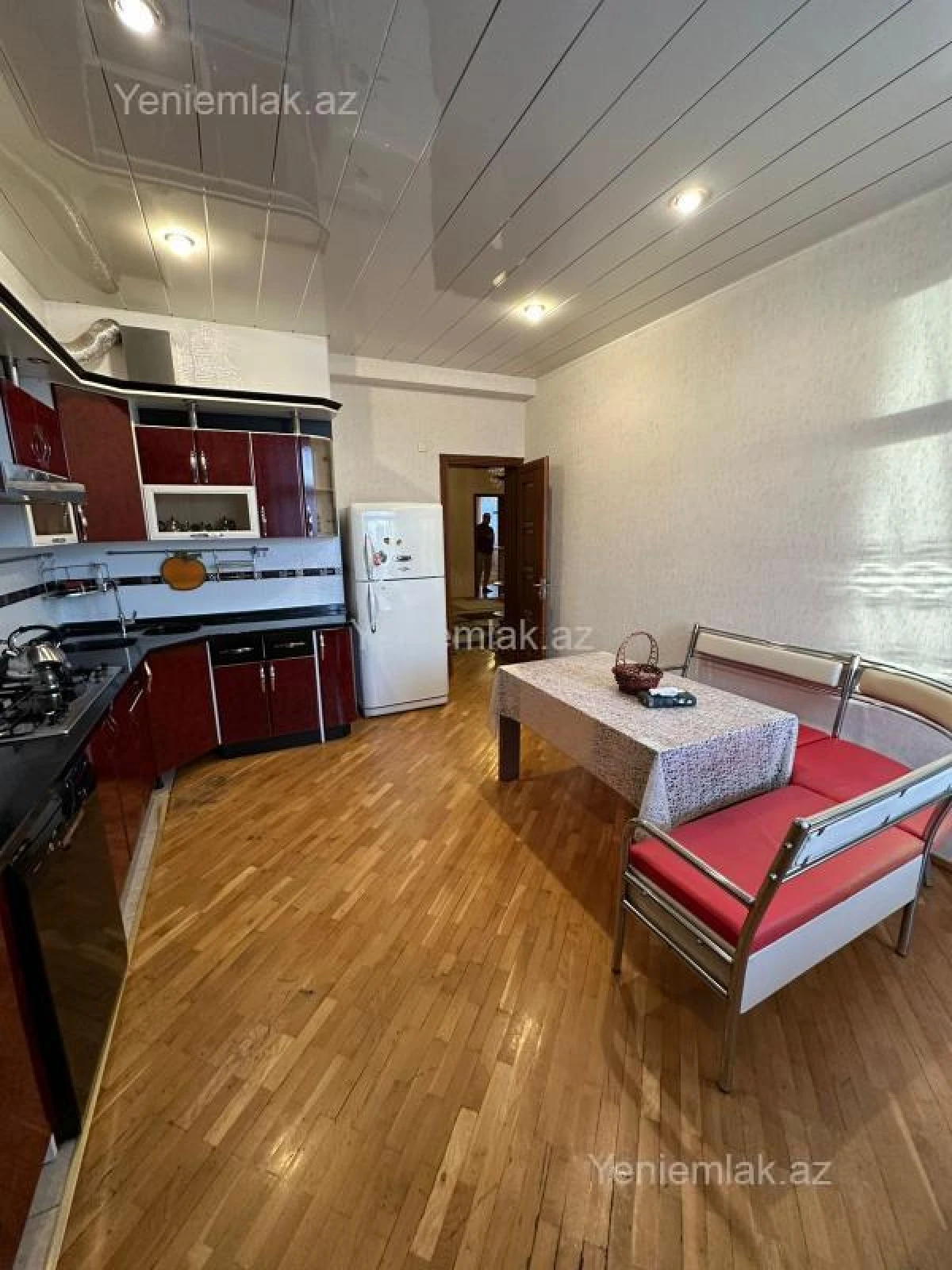 Satılır 3 otaqlı yeni tikili 175 m²