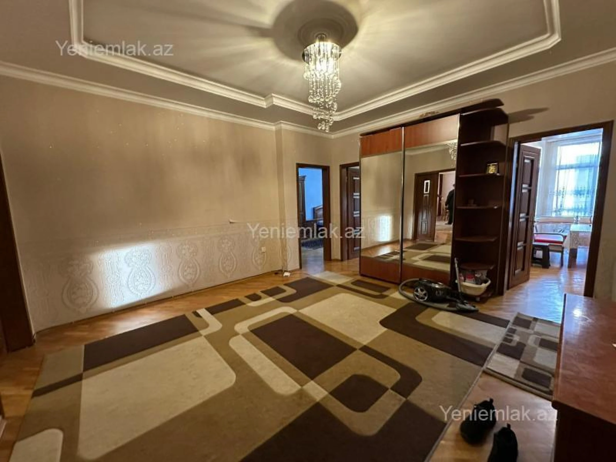 Satılır 3 otaqlı yeni tikili 175 m²