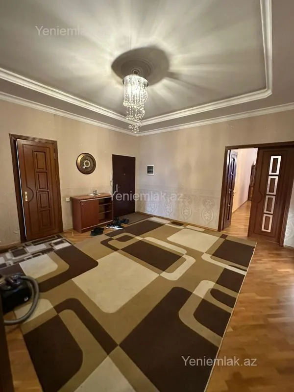 Satılır 3 otaqlı yeni tikili 175 m²