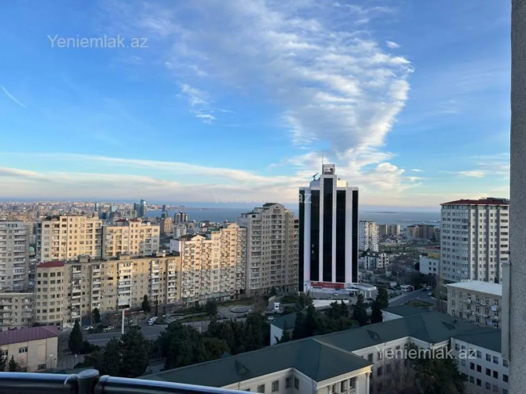 Satılır 3 otaqlı yeni tikili 175 m²