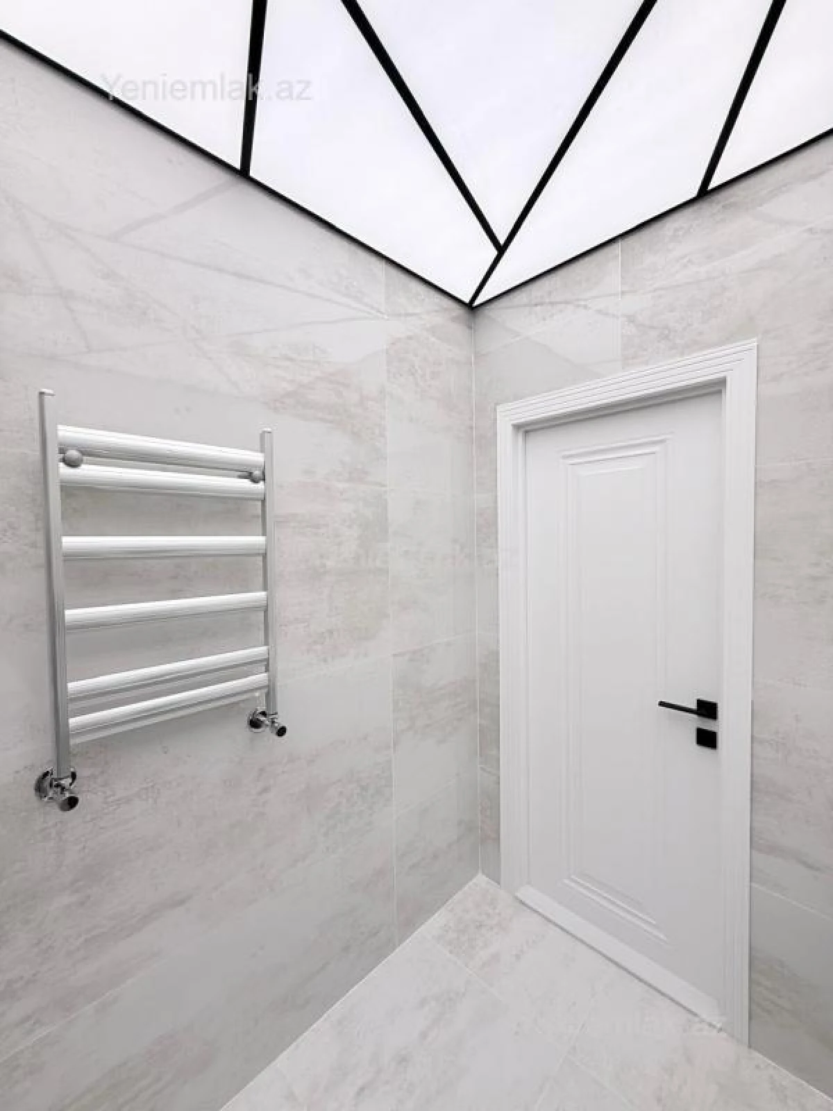 Satılır 2 otaqlı yeni tikili 64 m²