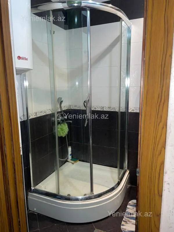 Satılır 2 otaqlı köhnə tikili 65 m²