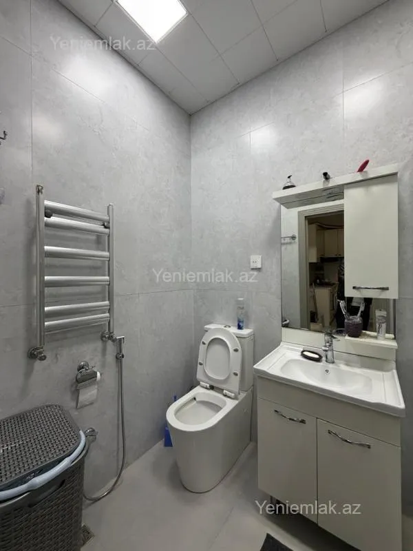 Satılır 2 otaqlı yeni tikili 60 m²