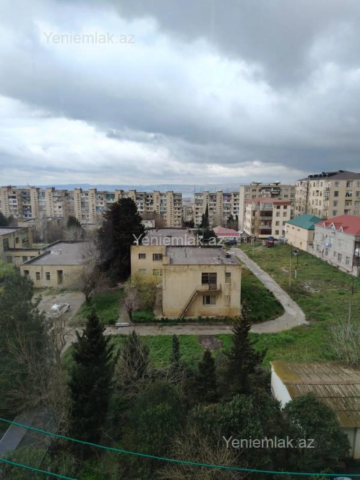 Satılır 2 otaqlı köhnə tikili 55 m²