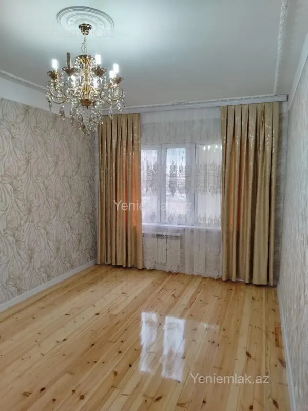 Satılır 2 otaqlı köhnə tikili 55 m²