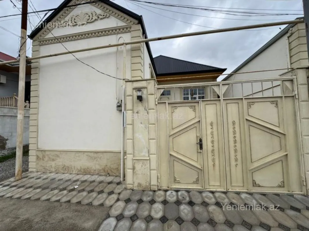 Satılır 3 otaqlı həyət evi 100 m²