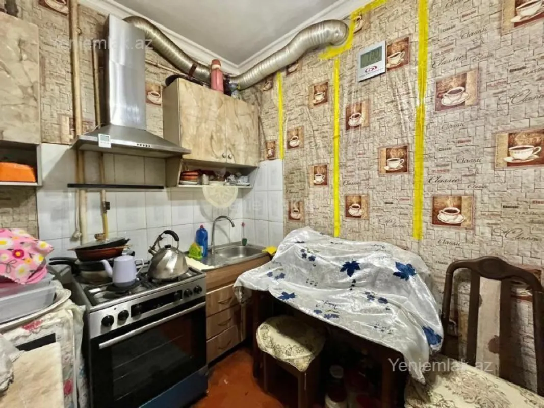 Satılır 2 otaqlı köhnə tikili 60 m²