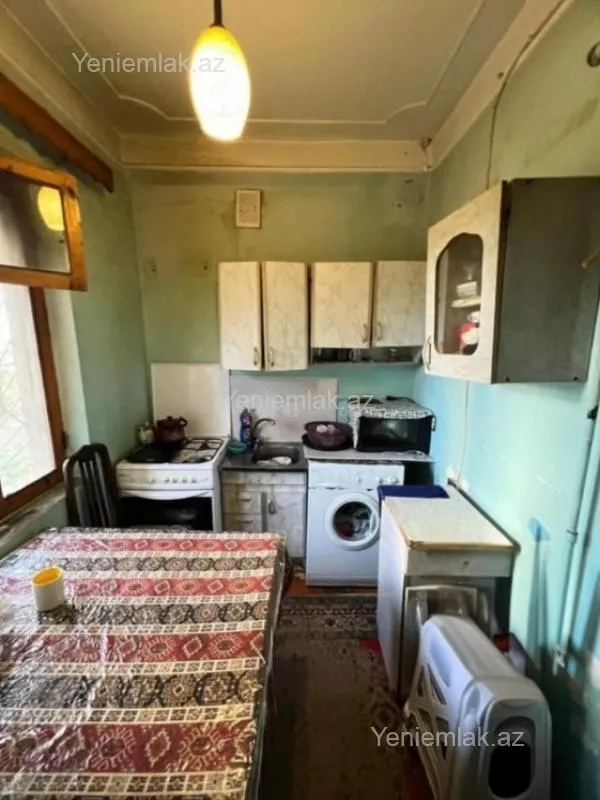 Satılır 2 otaqlı köhnə tikili 60 m²
