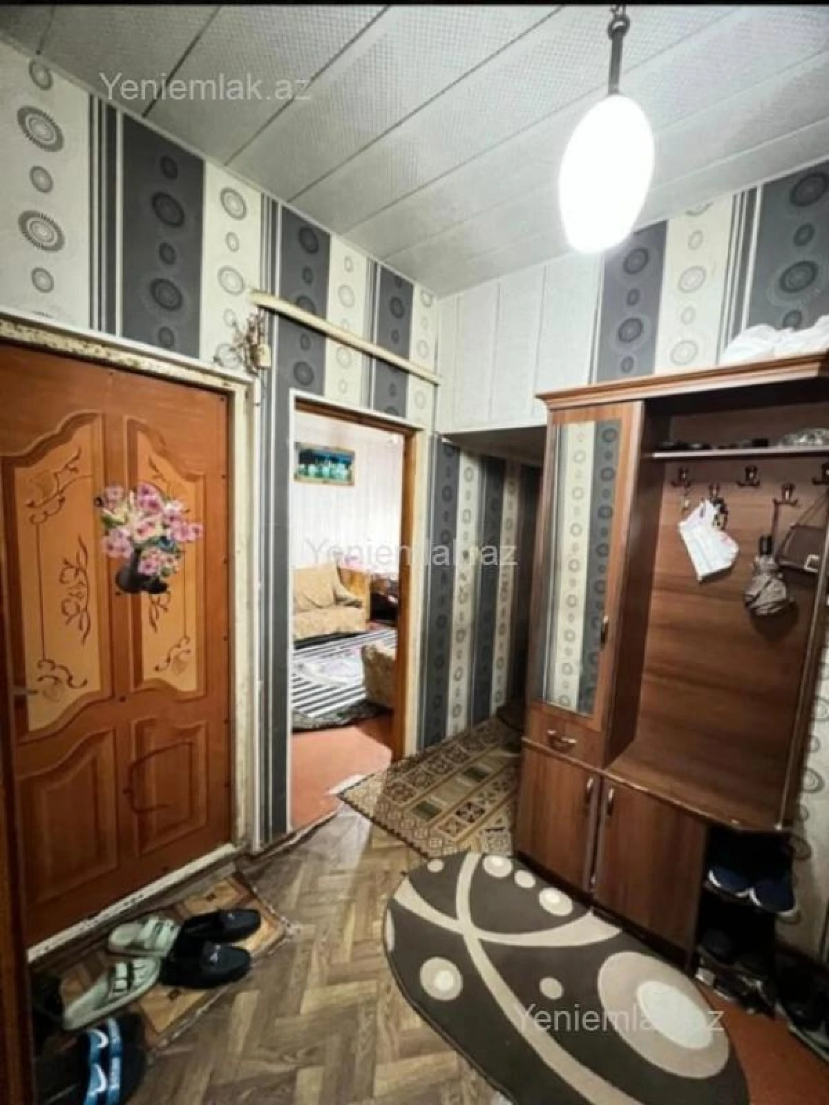 Satılır 2 otaqlı köhnə tikili 60 m²