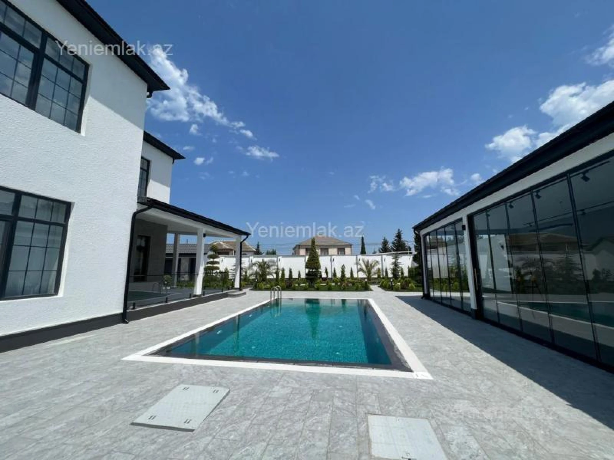 Satılır 5 otaqlı həyət evi 270 m²