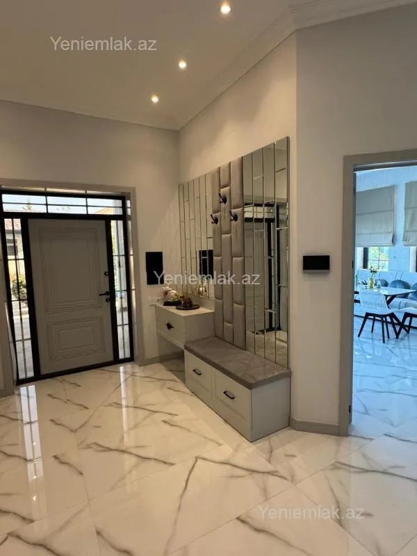 Satılır 5 otaqlı həyət evi 270 m²