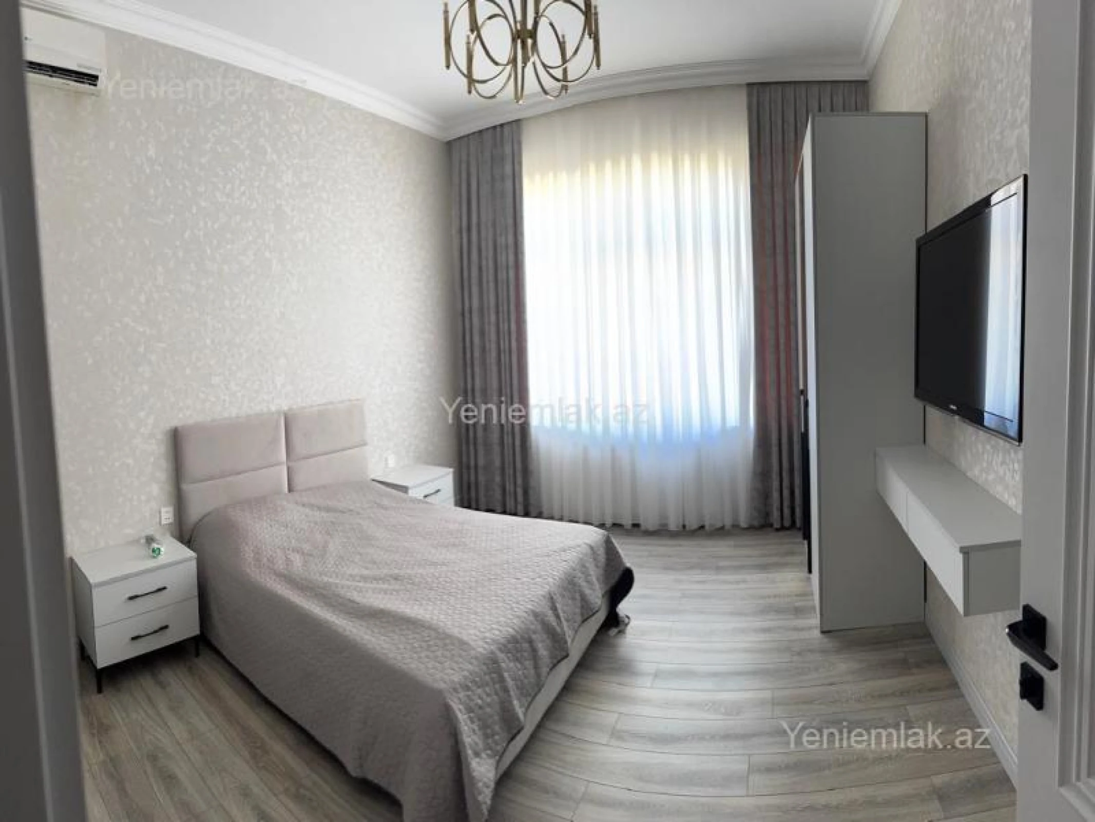 Satılır 5 otaqlı həyət evi 270 m²