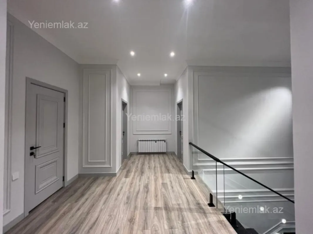 Satılır 5 otaqlı həyət evi 270 m²