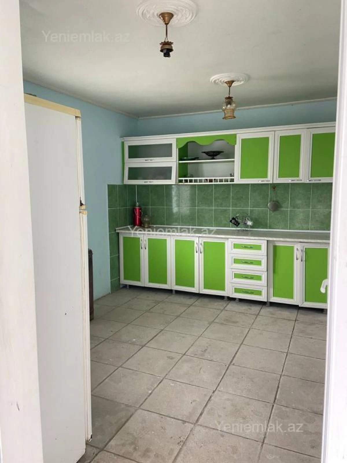 Satılır 9 otaqlı həyət evi 250 m²