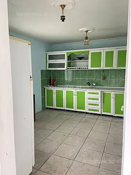 Satılır 9 otaqlı həyət evi 250 m²