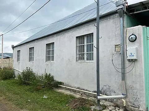 Satılır 9 otaqlı həyət evi 250 m²