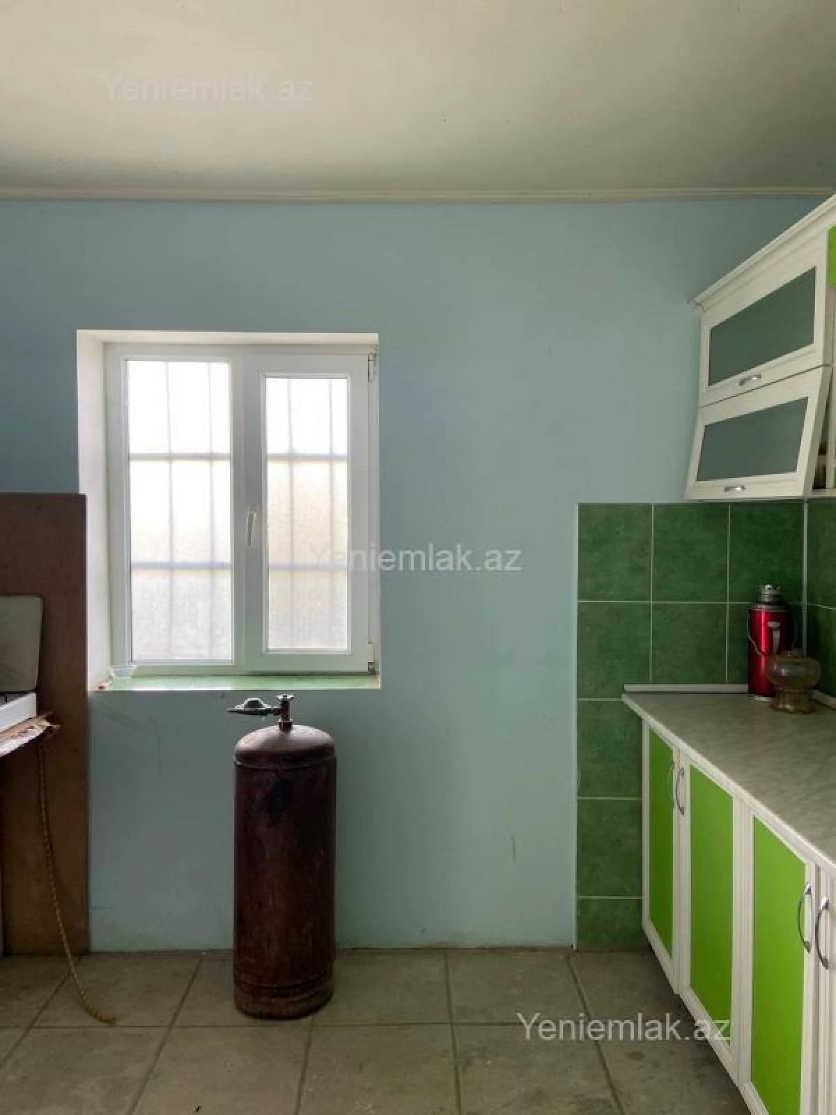 Satılır 9 otaqlı həyət evi 250 m²