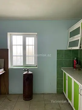 Satılır 9 otaqlı həyət evi 250 m²