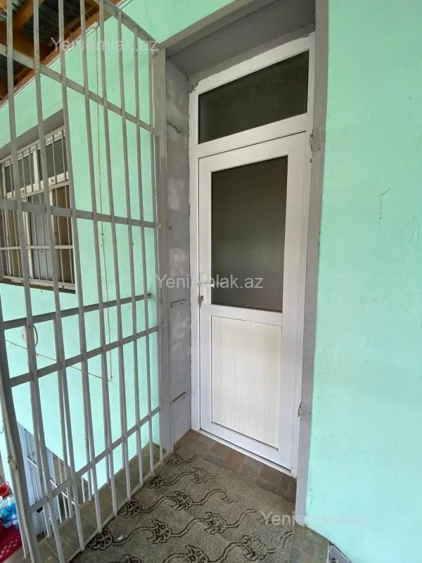 Satılır 9 otaqlı həyət evi 250 m²