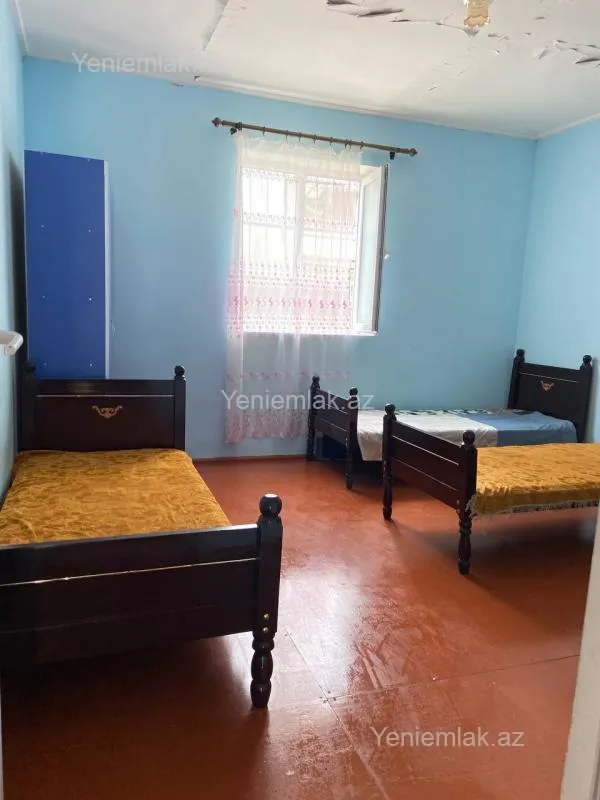 Satılır 9 otaqlı həyət evi 250 m²