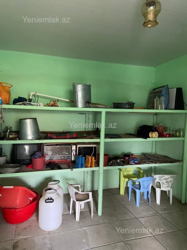 Satılır 9 otaqlı həyət evi 250 m²