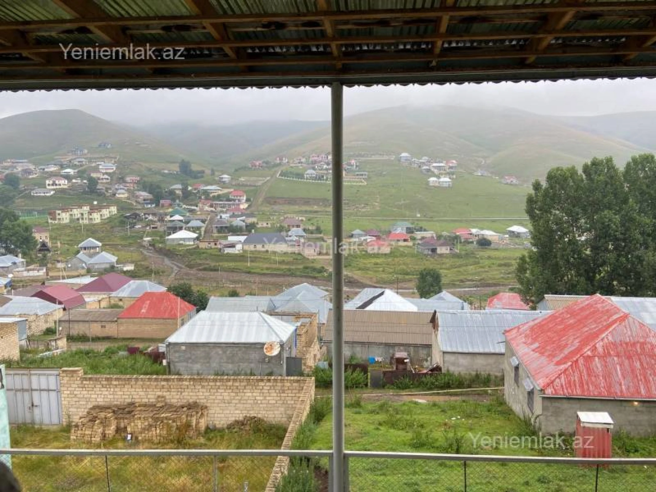 Satılır 9 otaqlı həyət evi 250 m²