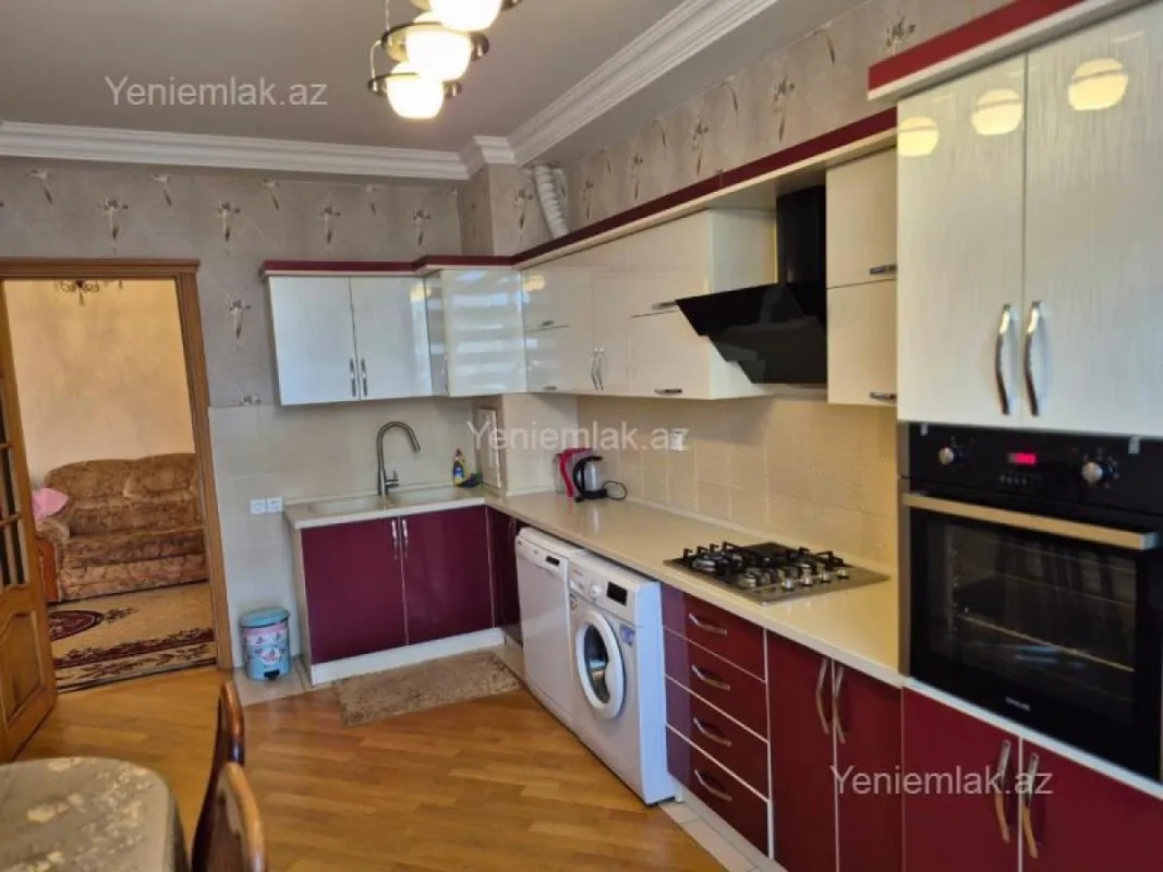 Satılır 4 otaqlı yeni tikili 180 m²