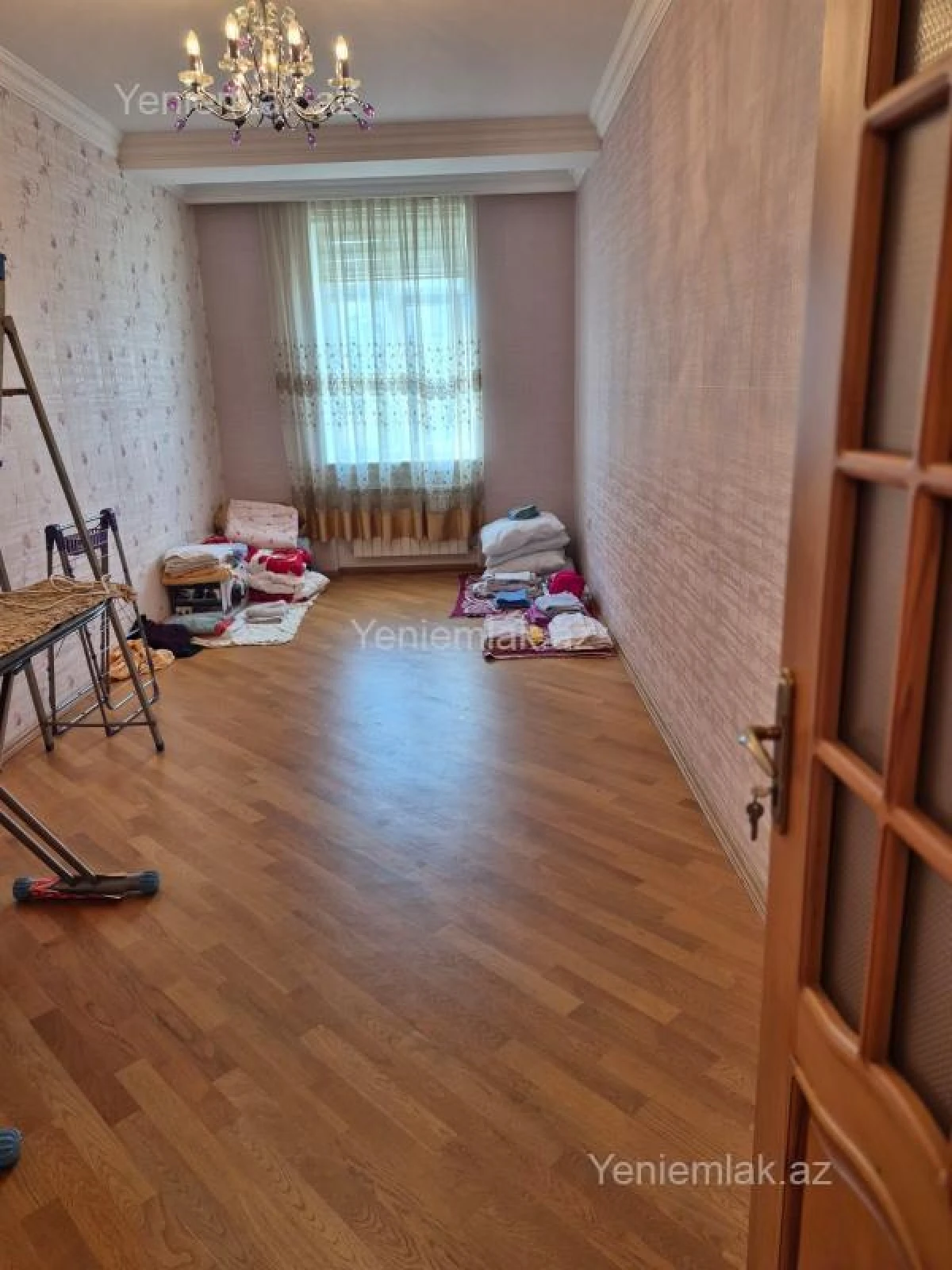 Satılır 4 otaqlı yeni tikili 180 m²