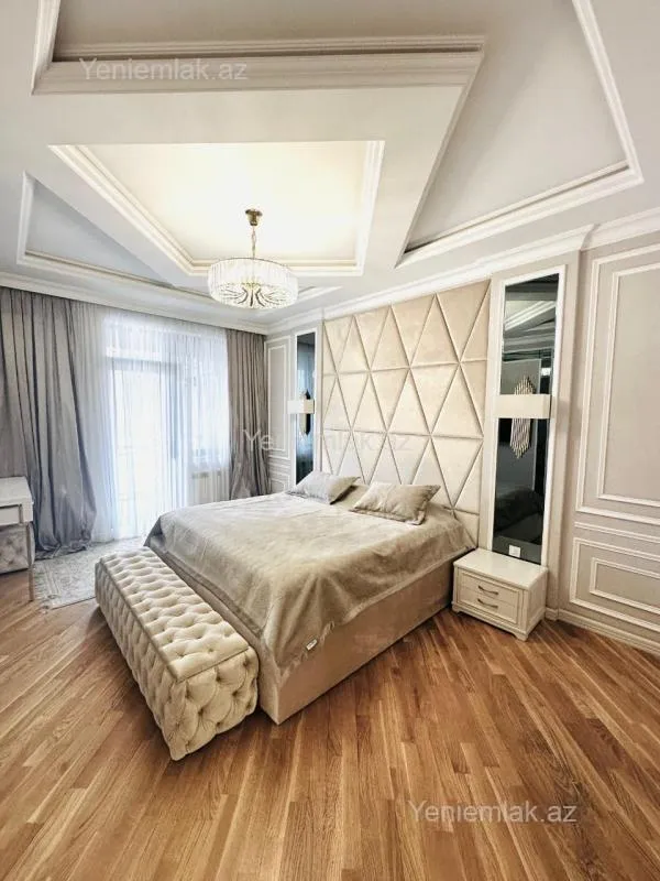 Satılır 3 otaqlı yeni tikili 136.5 m²