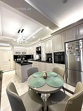 Satılır 3 otaqlı yeni tikili 136.5 m²